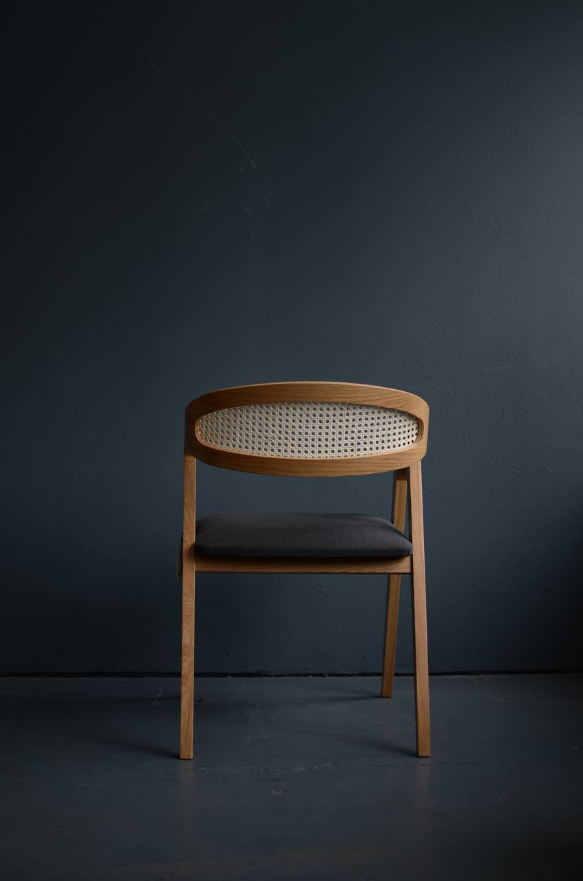 Circino Chair – Precision in Natural Form